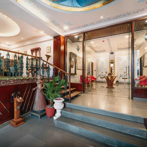 Reception & Lobby